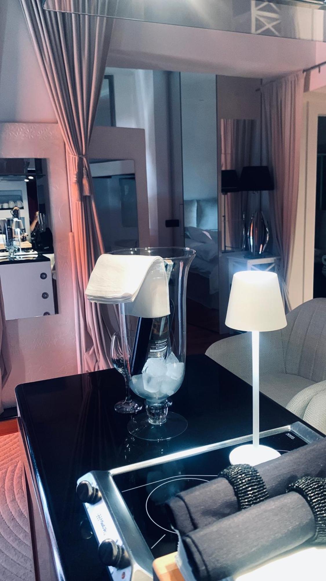 Little Suite Near Lake ヴェルバーニア エクステリア 写真
